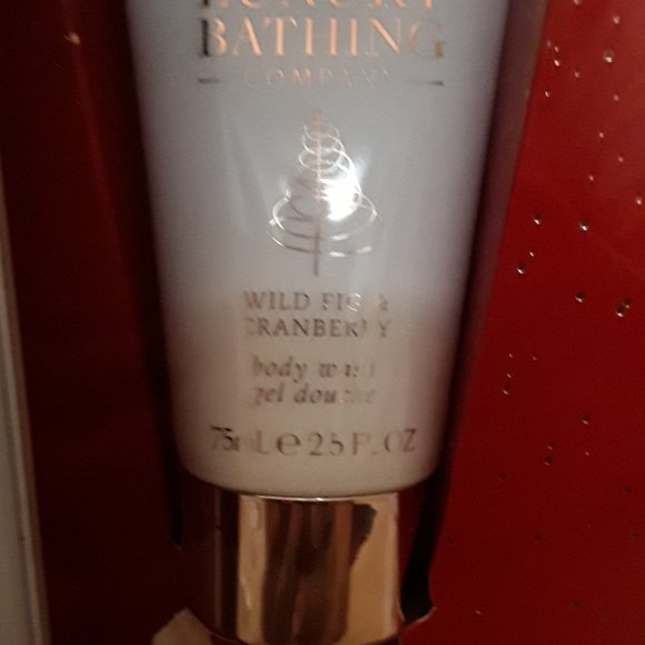 The Luxury Bathing Company Wild Fig & Cranberry Gift Set - Picture 4 of 6